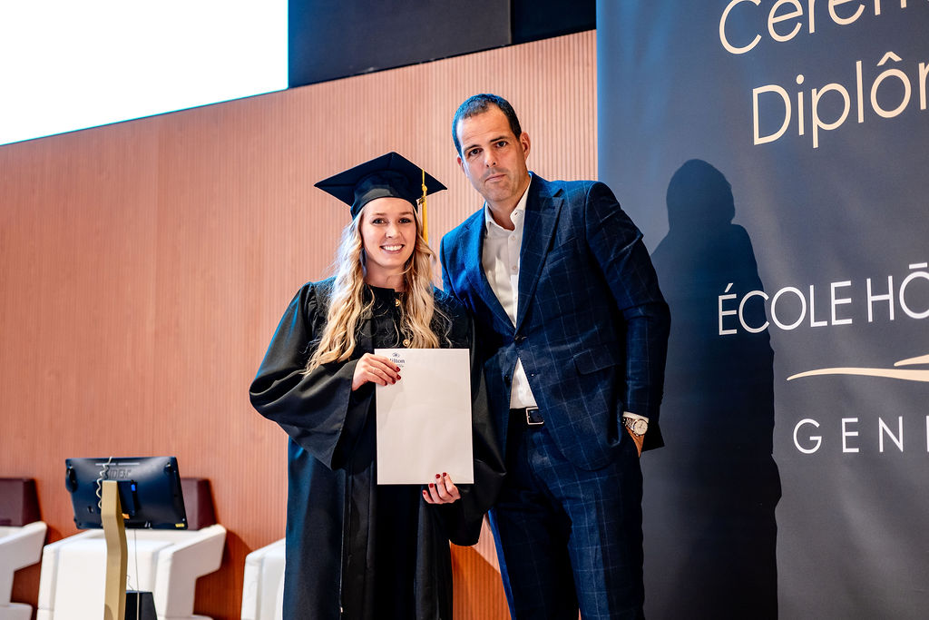 142 eme cénémonie remise de diplome Ecole Hôtelière de Genève étudiants w